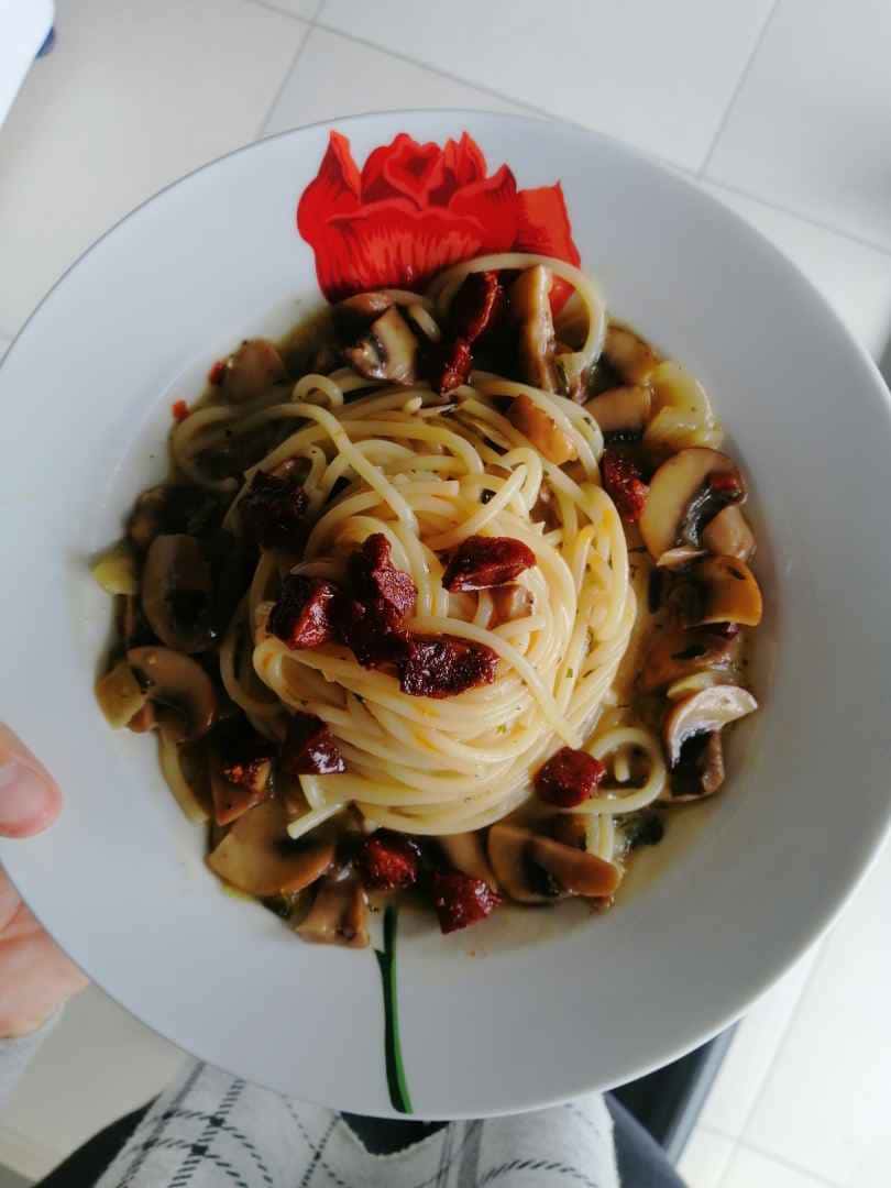 Mushroom & Crispy Chorizo Pasta